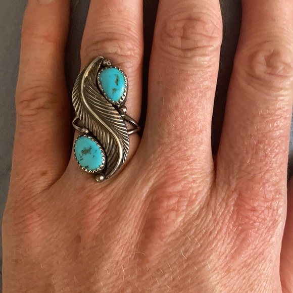 NATIVE AMERICAN • Genuine Turquoise and Sterling Silver Ring • 5.75 - Picture 5 of 6